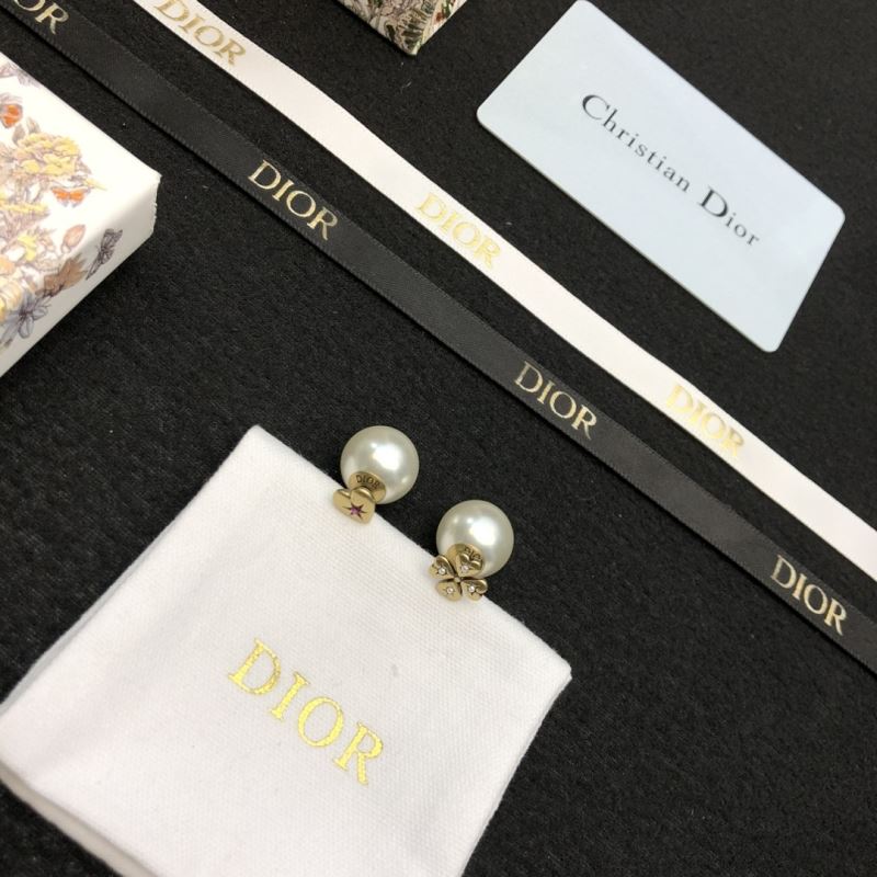 chr1st1an D10r earrings